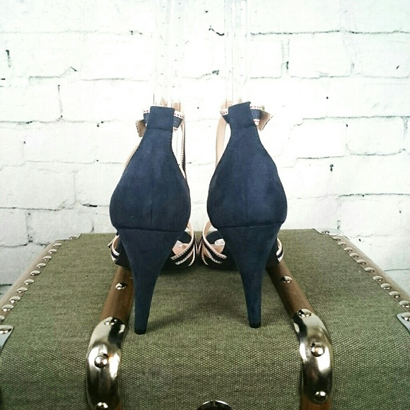 NIB Kelly & Katie Strappy denim heels, ankle strap - Picture 5 of 6